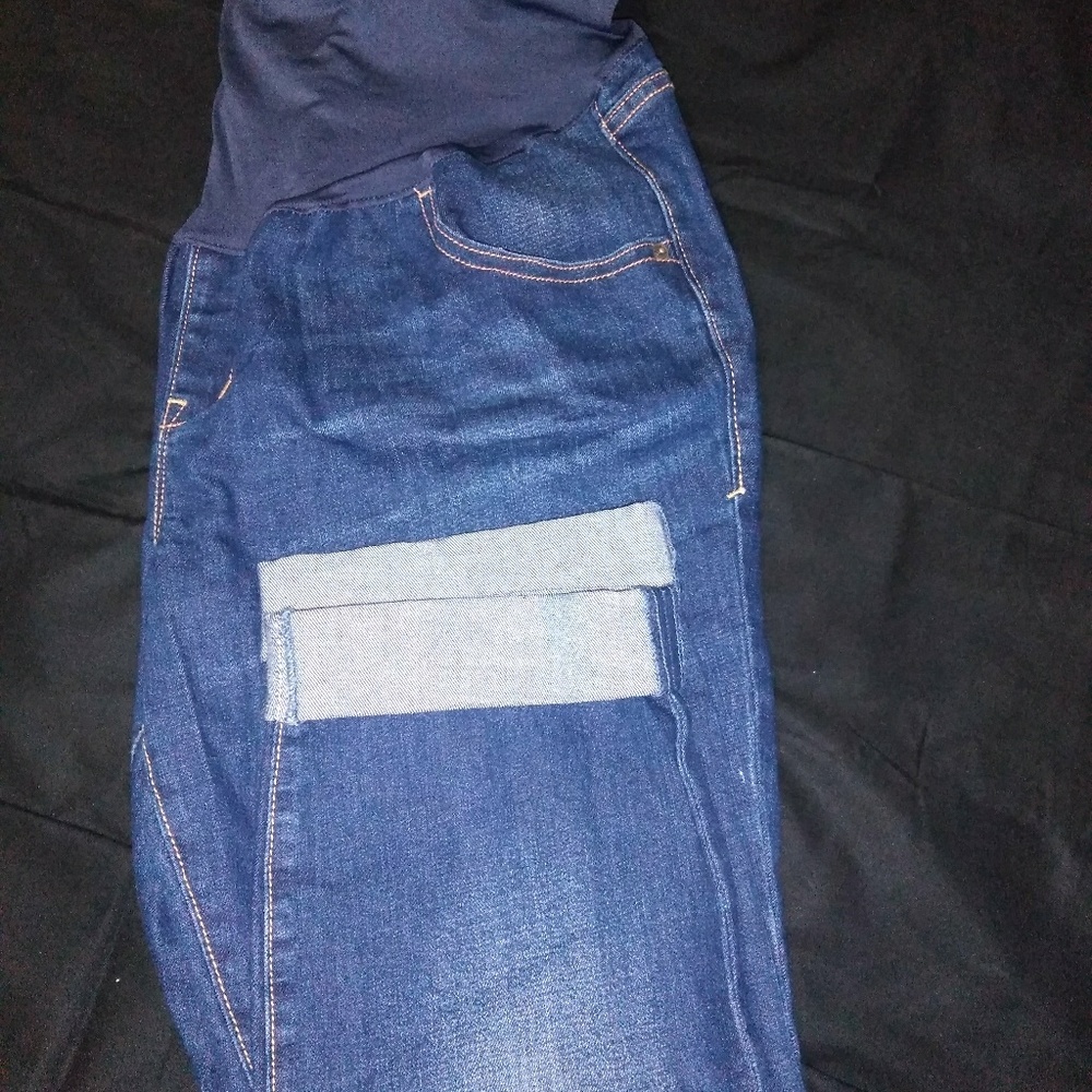 Old navy maternity capris